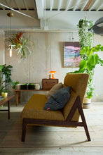 画像をギャラリービューアに読み込む, A Sofa
