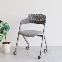 画像をギャラリービューアに読み込む, Meeting Chair 07

