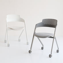 画像をギャラリービューアに読み込む, Meeting Chair 07
